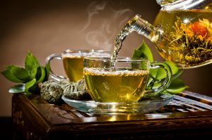 Intégrez le thé vert dans votre alimentation quotidienne.